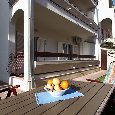 Apartments In Beautiful Split Подстрана Номер фото