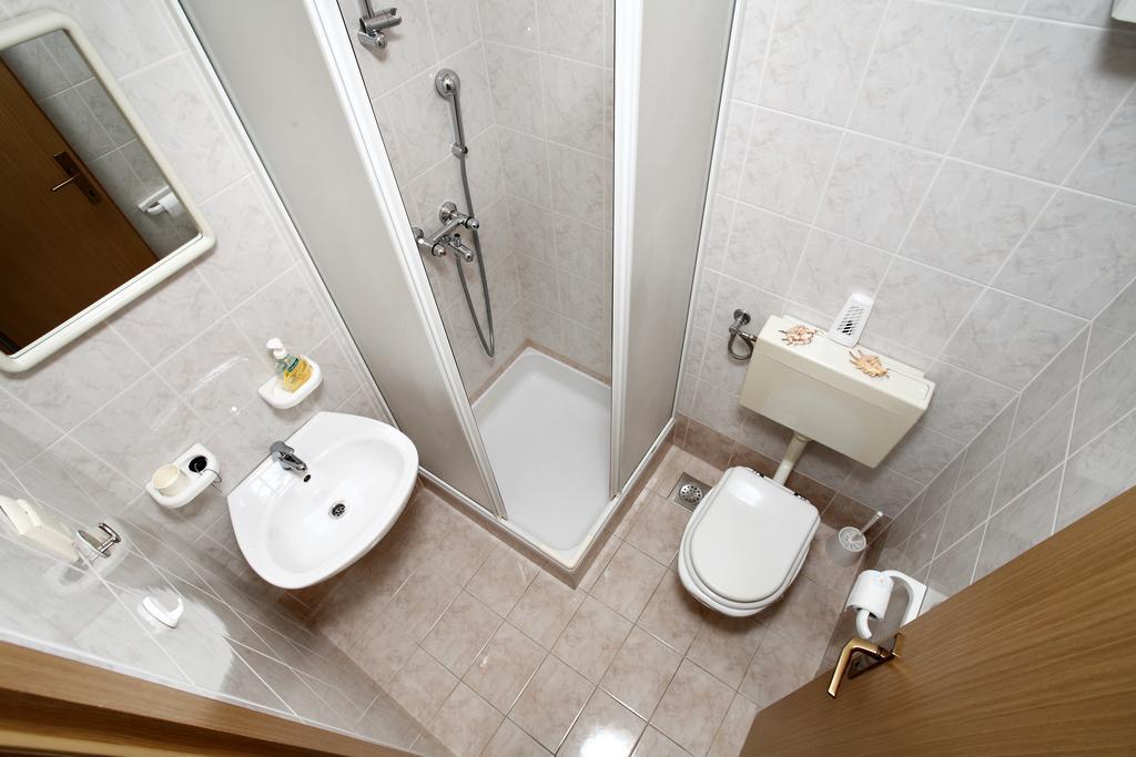 Apartments In Beautiful Split Подстрана Номер фото